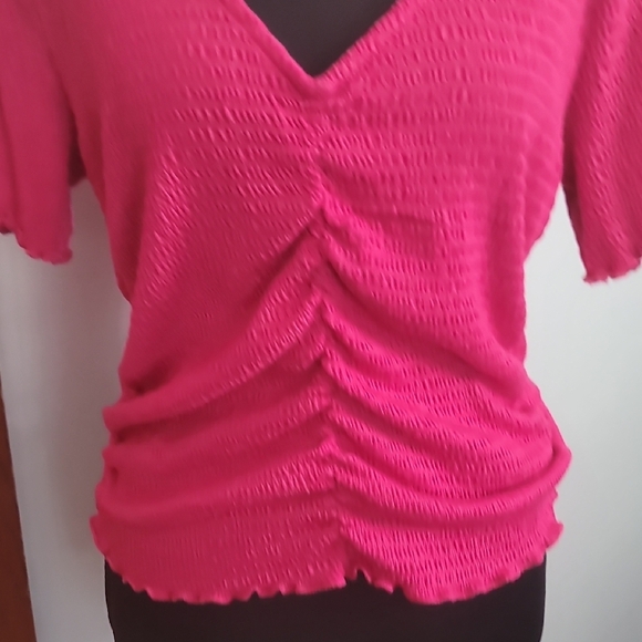 All in Favor Pink Ruched Blouse V-Neck NWT - Picture 5 of 9